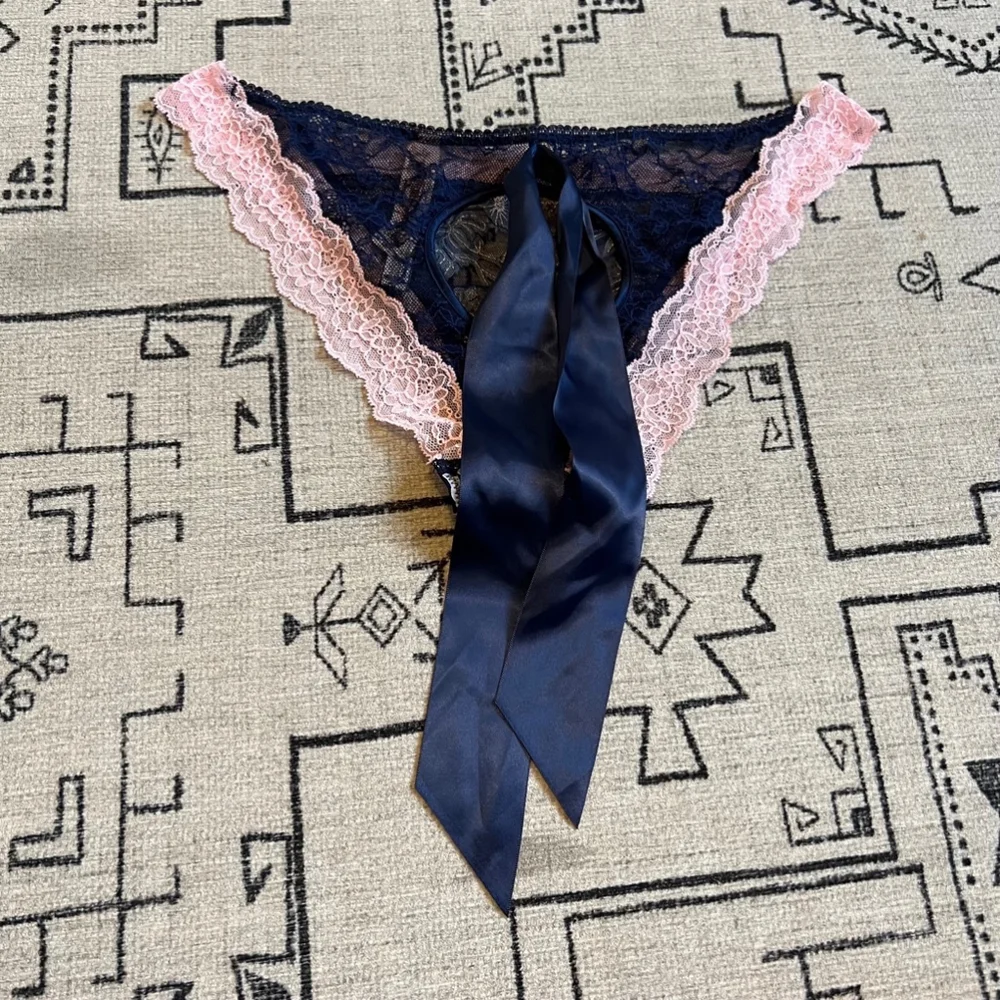 Women's Victoria's Secret Black & Pink Floral Cheeky Underwear L/G/170/80A